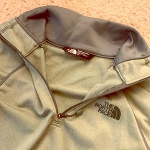 North face jacket size small